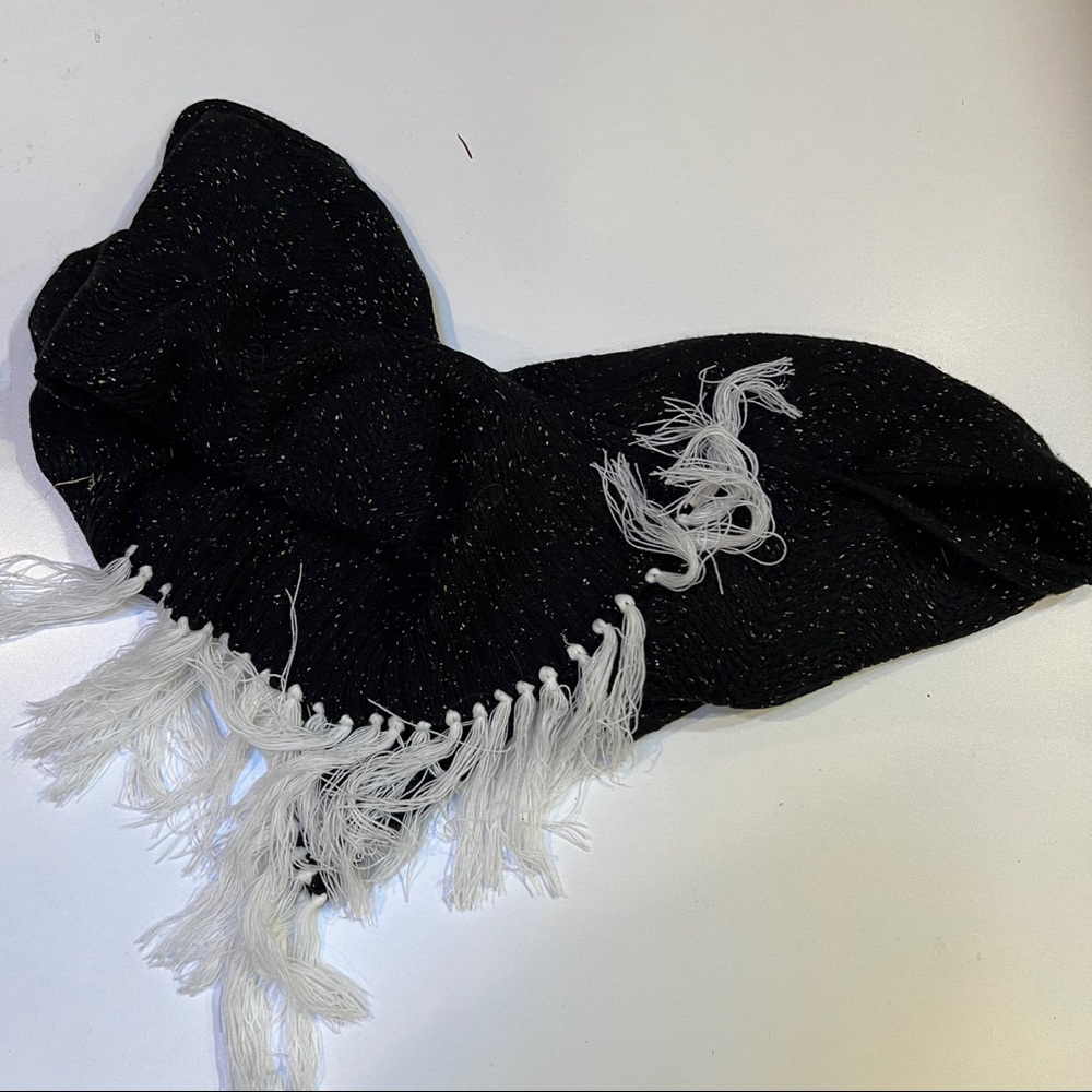 Talla Unica Scarf  one sz. 74” x 18” black white